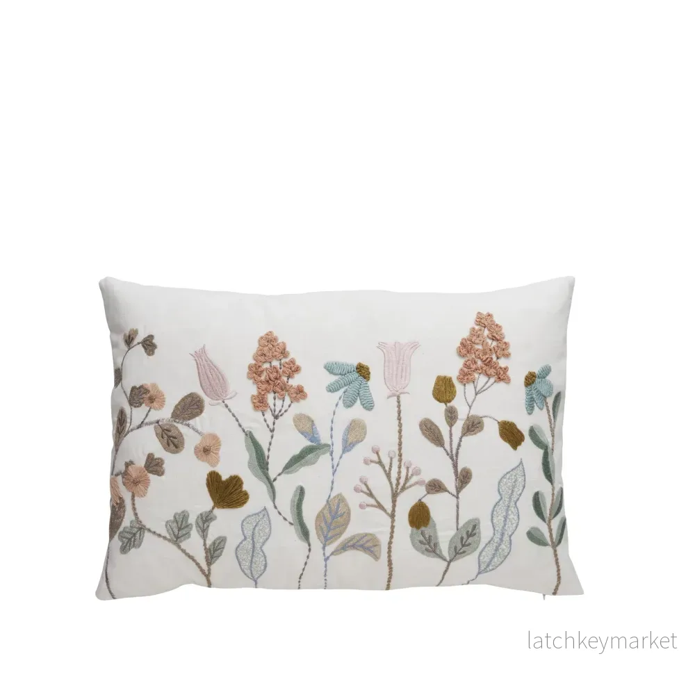 Inia broderade kudde 40×60 cm. benvit Inia broderade kudde 40×60 cm. benvit