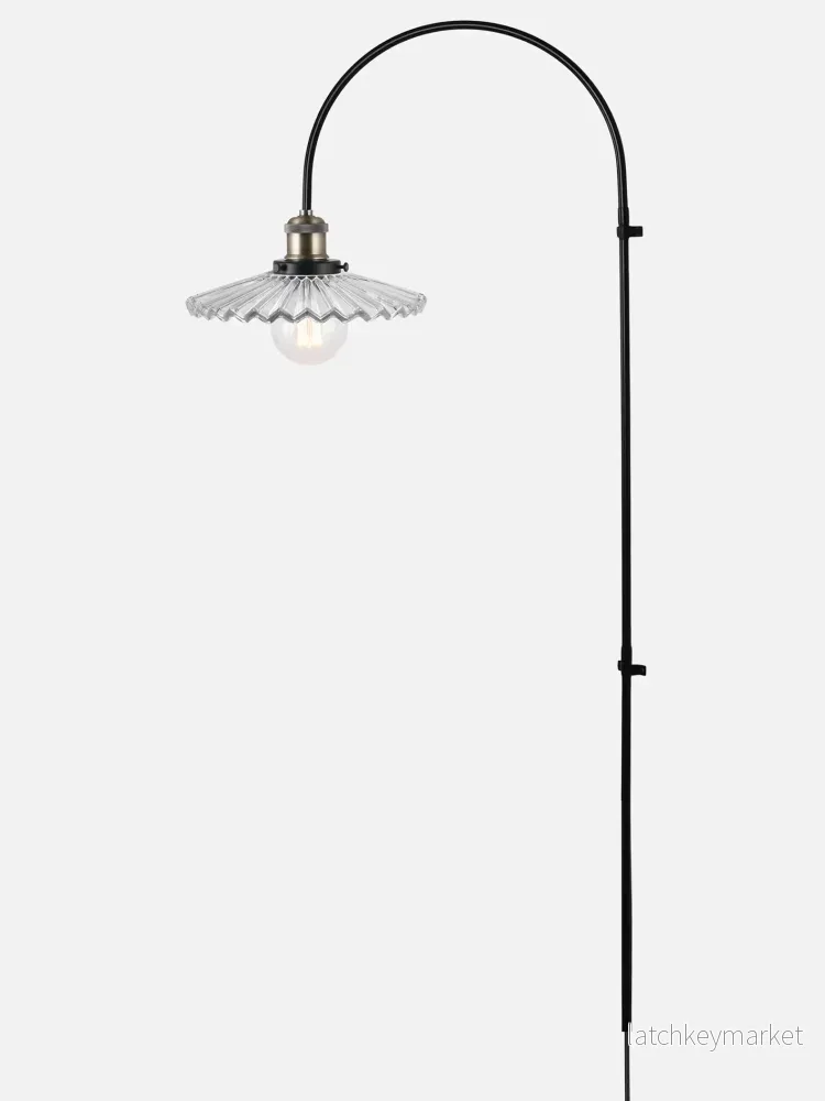 Cobbler Vägglampa, Klar