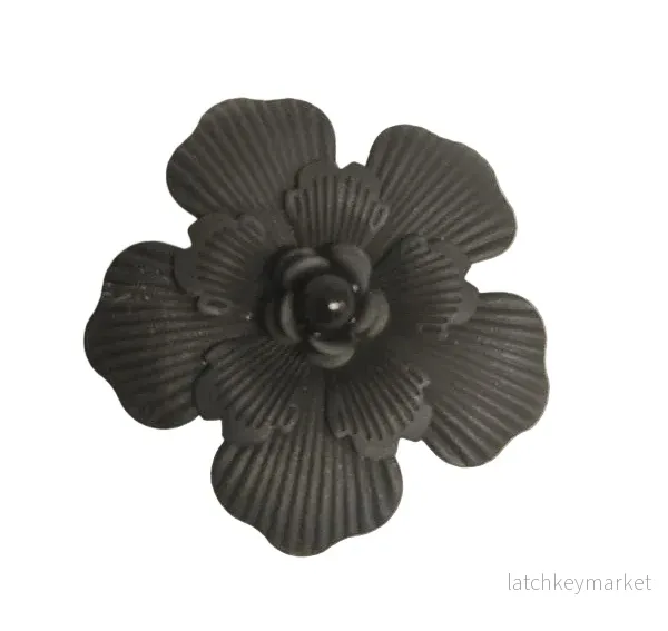 Svarta blomörhängen – Metall (5,5 × 5,5 cm)