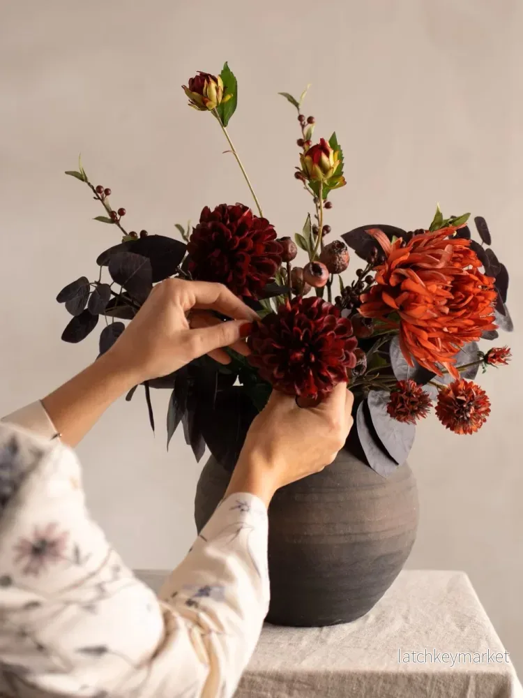 Dahlia, Burgundy - Bild 2