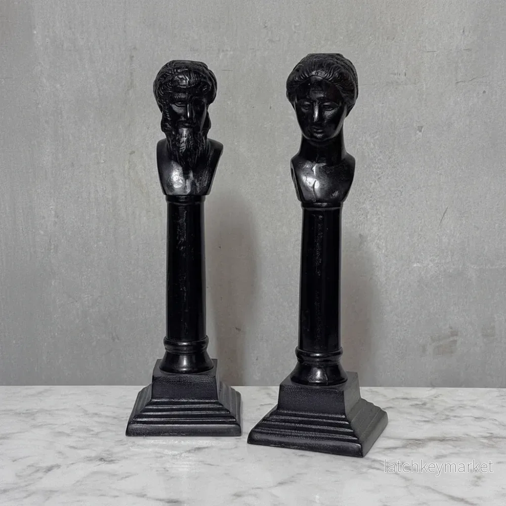 Ljusstake Greven och Grevinnan svart metall Ljusstake Greven och Grevinnan svart metall