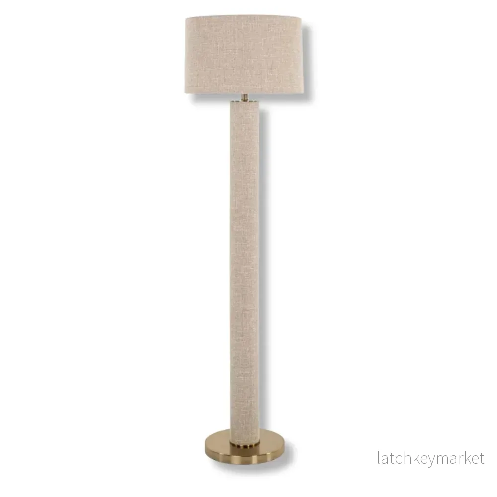 Golvlampa Diva beige tillfälligt slut leverans under våren. Golvlampa Diva beige tillfälligt slut leverans under våren.