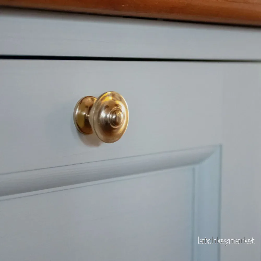 Liten knopp i mässing Slogstorp - Bild 3