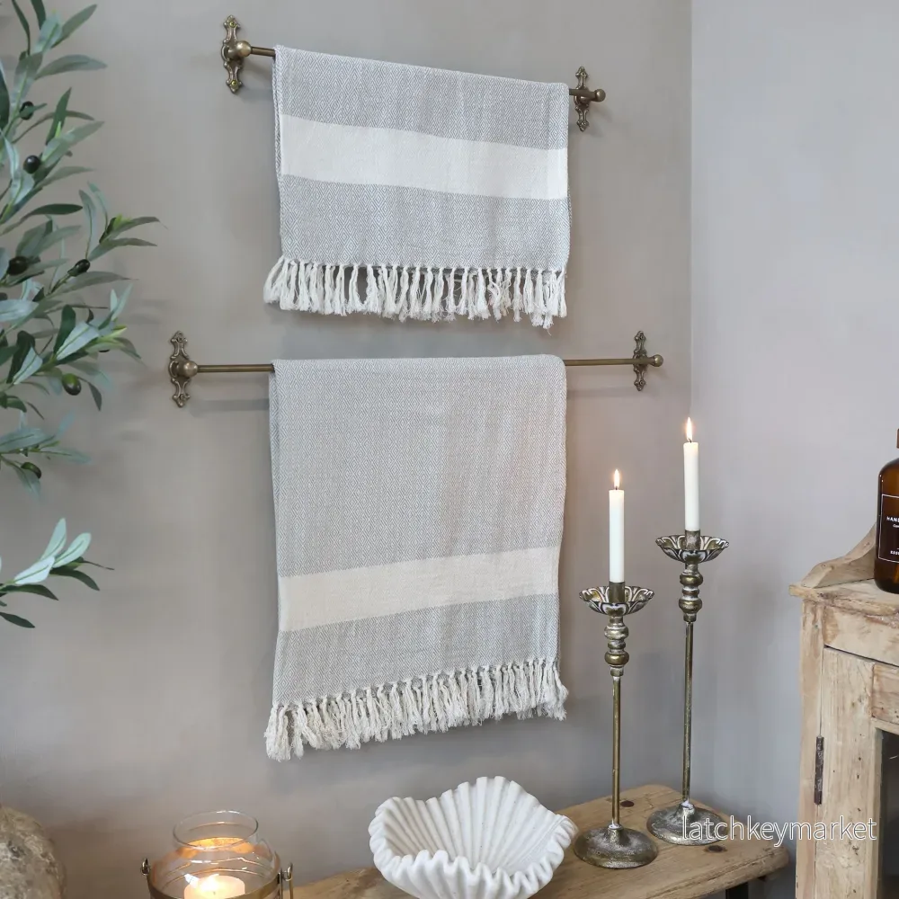 Klädhängare H10/L60 cm antik mässing Klädhängare H10/L60 cm antik mässing