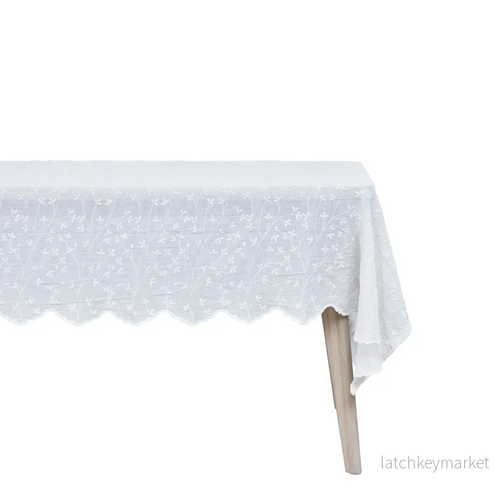 Eloise duk L320XB160 cm. benvit Eloise duk L320XB160 cm. benvit