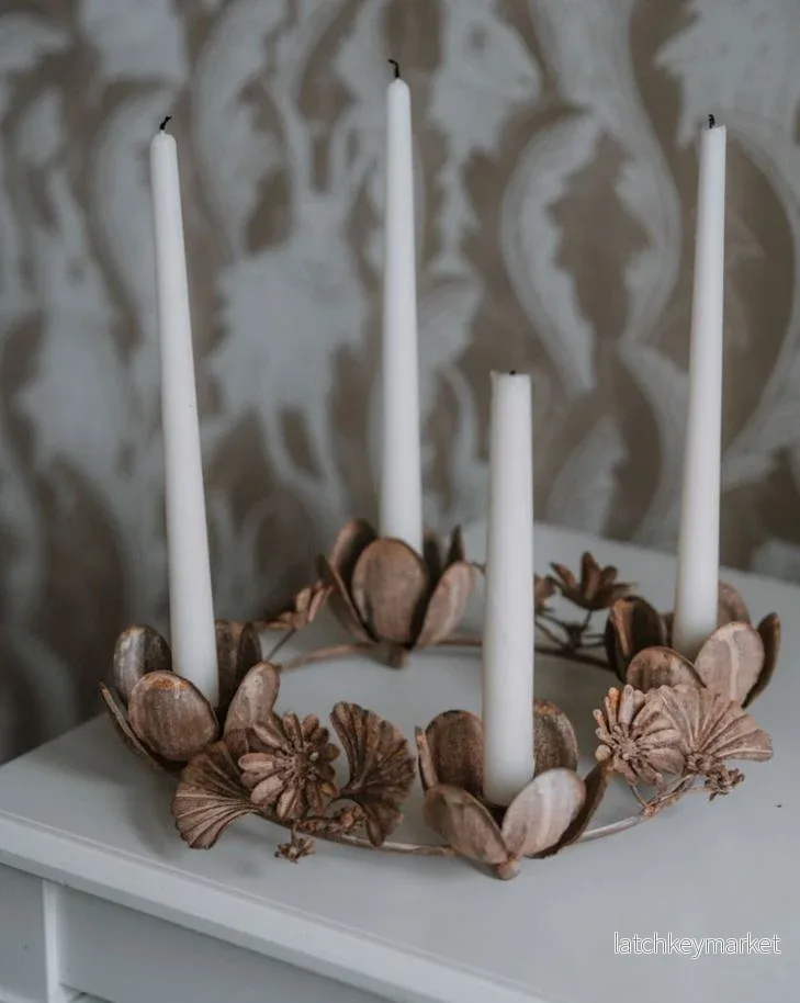 Ljusstake Nona Floral Beige Ø34 cm Ljusstake Nona Floral Beige Ø34 cm