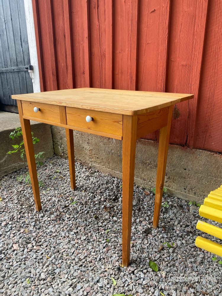 Finaste bordet med två lådor och slag - Bild 2
