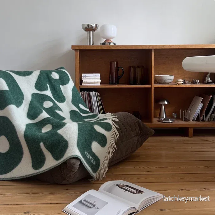 Klekks No. 11 AMORE Green Wool Blanket - Bild 2