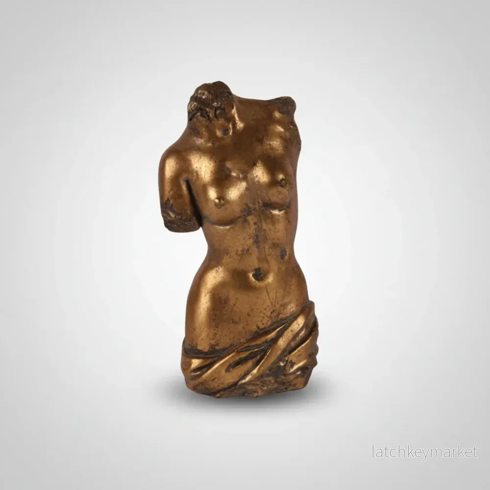 Kvinnobyst i resin – 19.2 cm