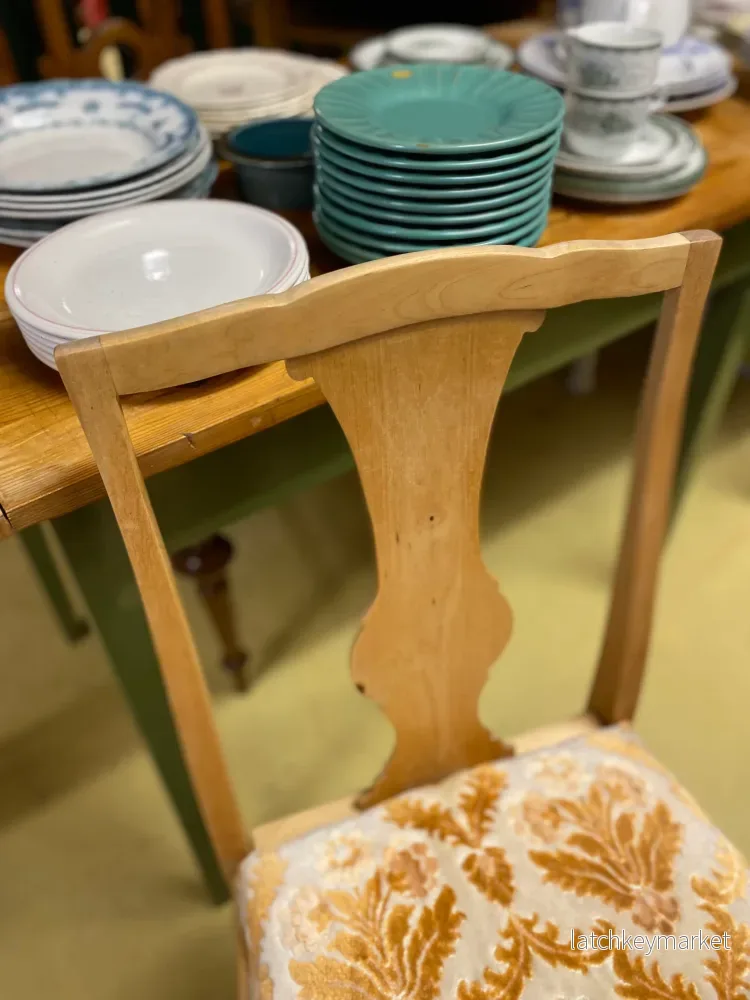 Trären matgrupp med 4 stolar - Bild 3