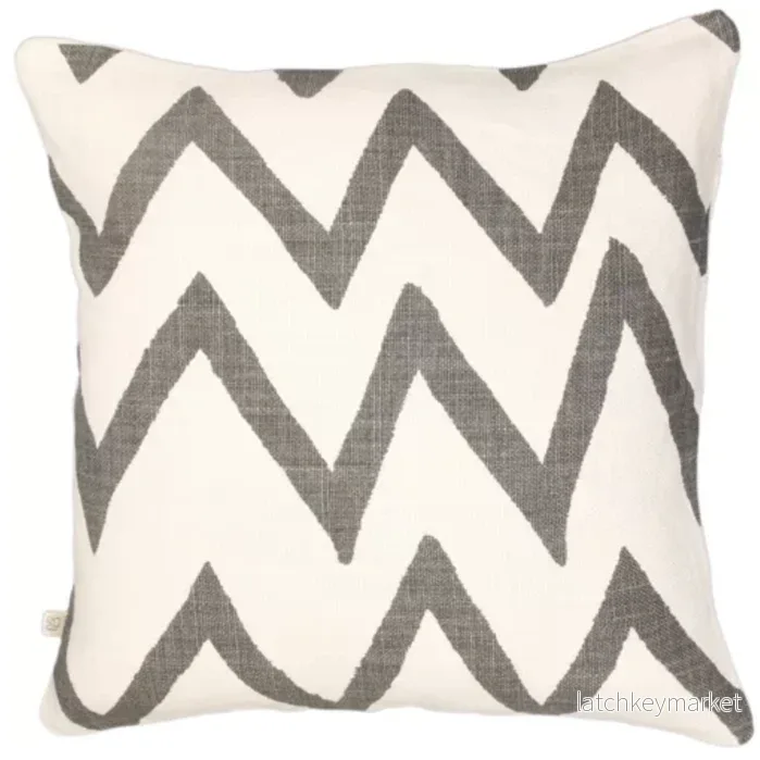 Chhatwal & Jonsson – 100% Italian linen cushion cover, off-white and charcoal grey zig-zag stripe