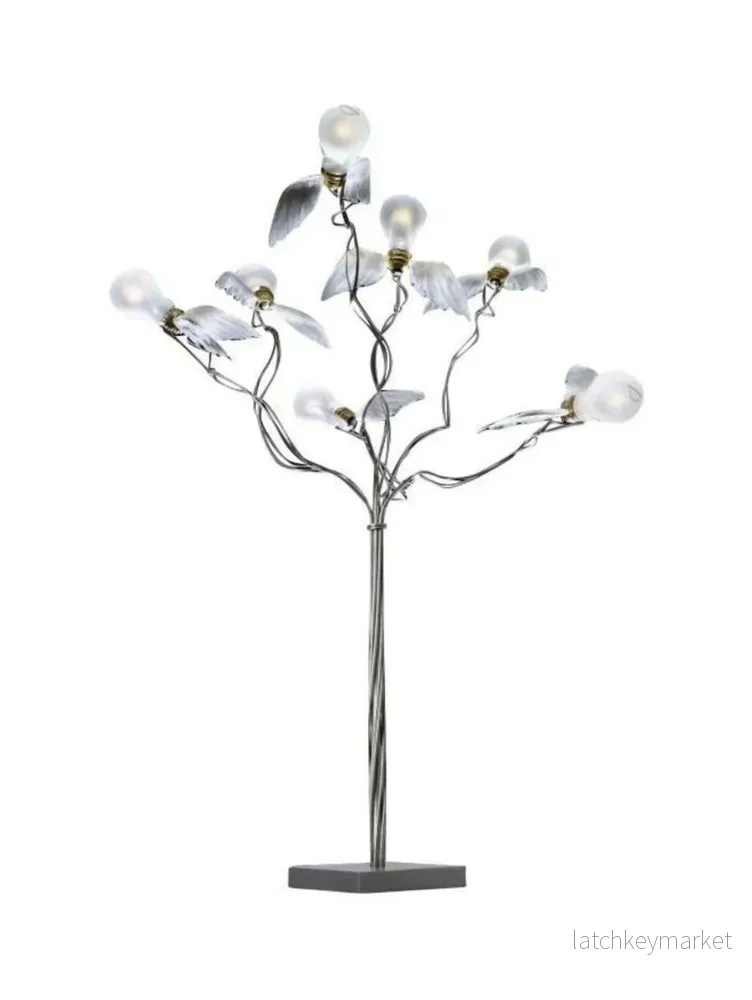 Birdies Busch Table Lamp