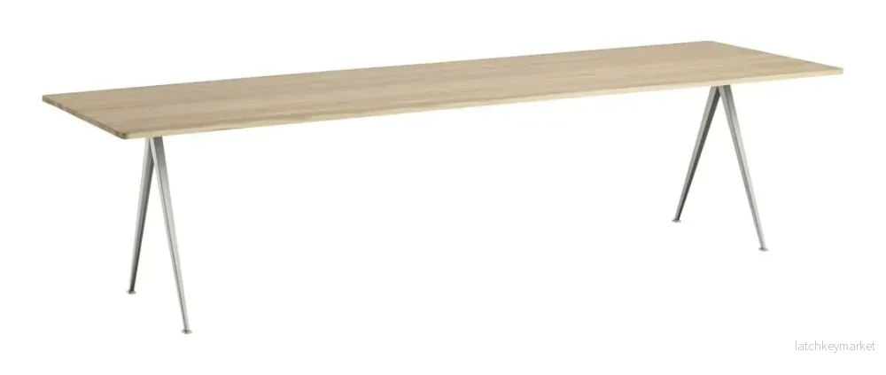 Pyramid Table 300 cm