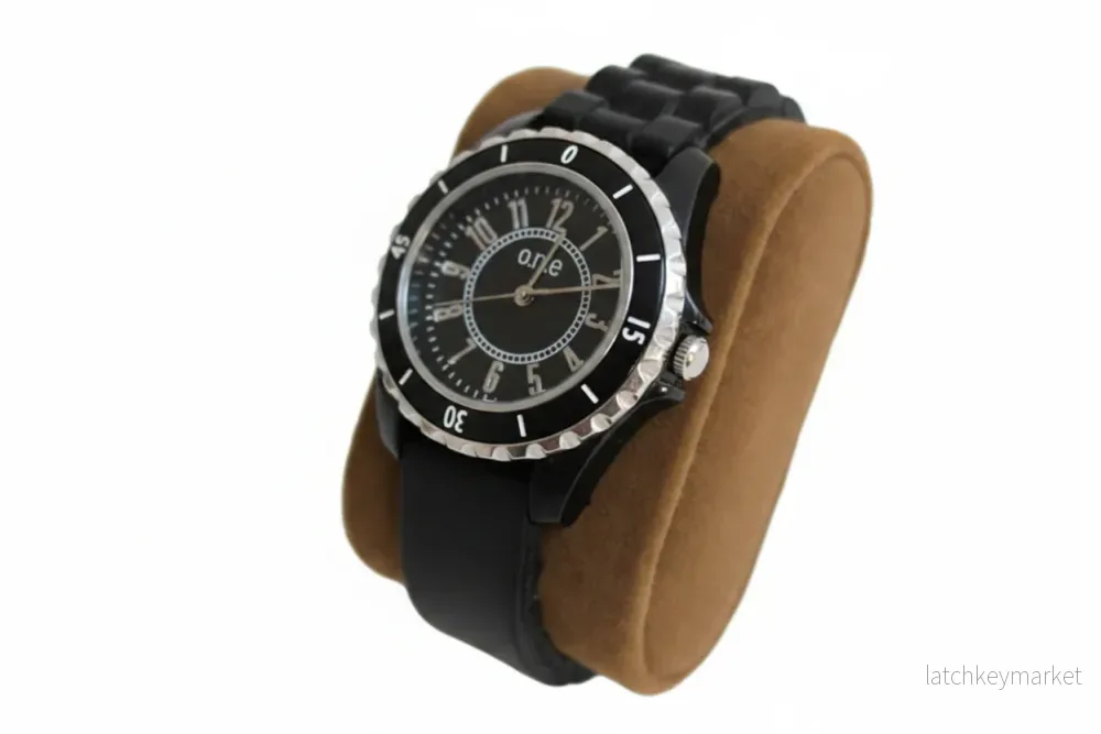 Armbandsur från O.N.E