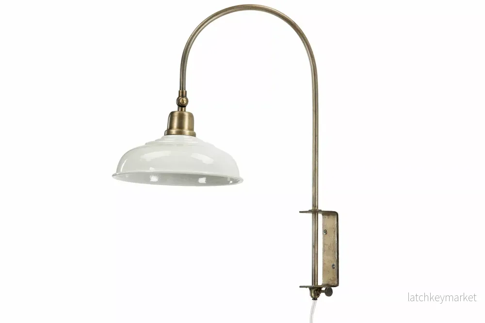 Vägglampa Noa Emalj Shell 20×24 48cm HH Vägglampa Noa Emalj Shell 20×24 48cm HH