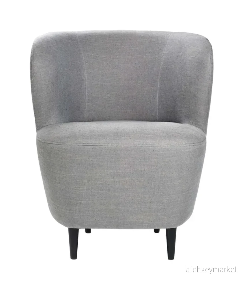Stay Lounge Chair Small Wooden Legs