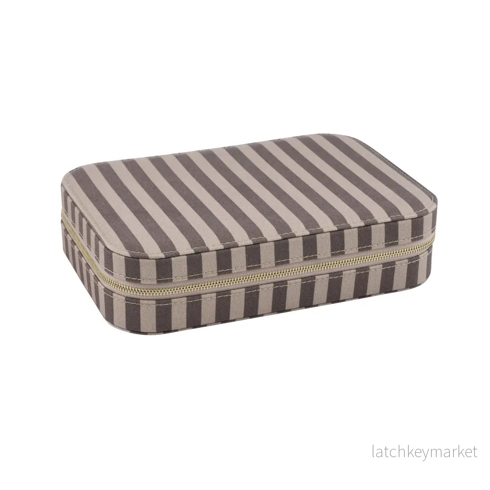 Ayille smyckeskrin 24x17x6 cm.