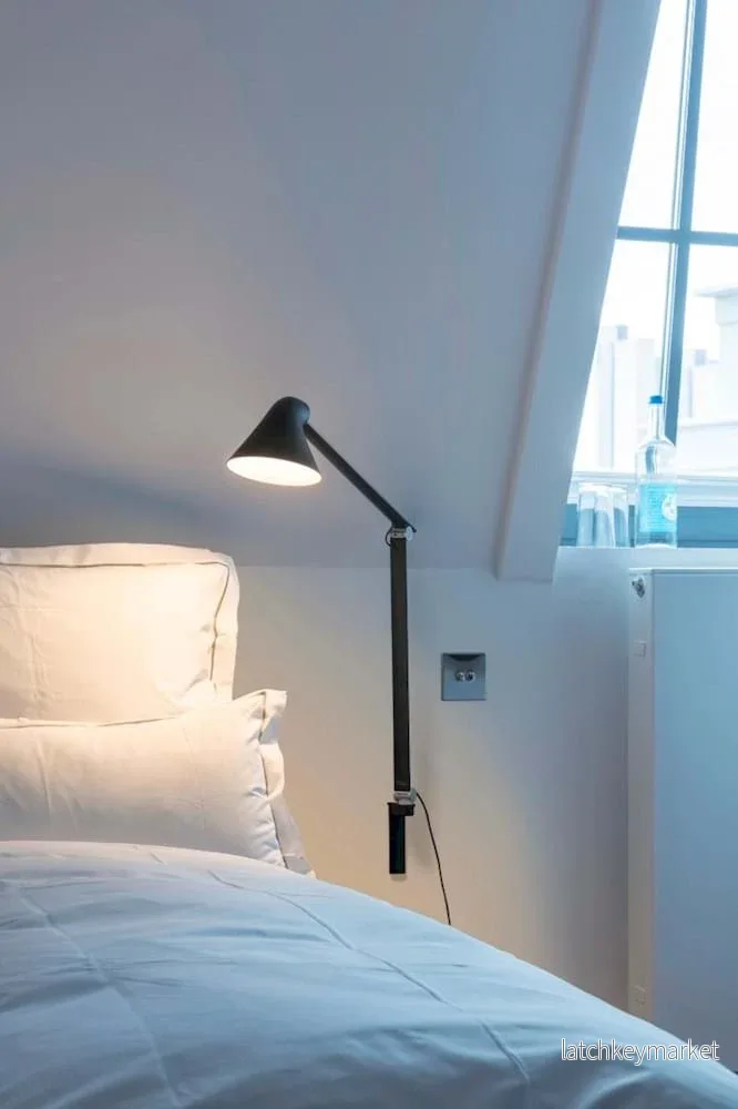 NJP Vägglampa Lång - Bild 2
