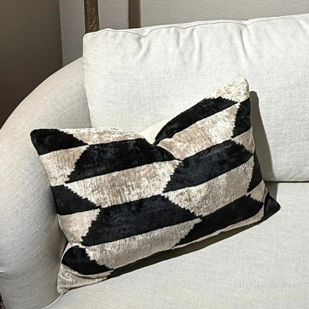 Kuddfodral silkessammet Les Ottomans Svart/offwhite - Bild 2