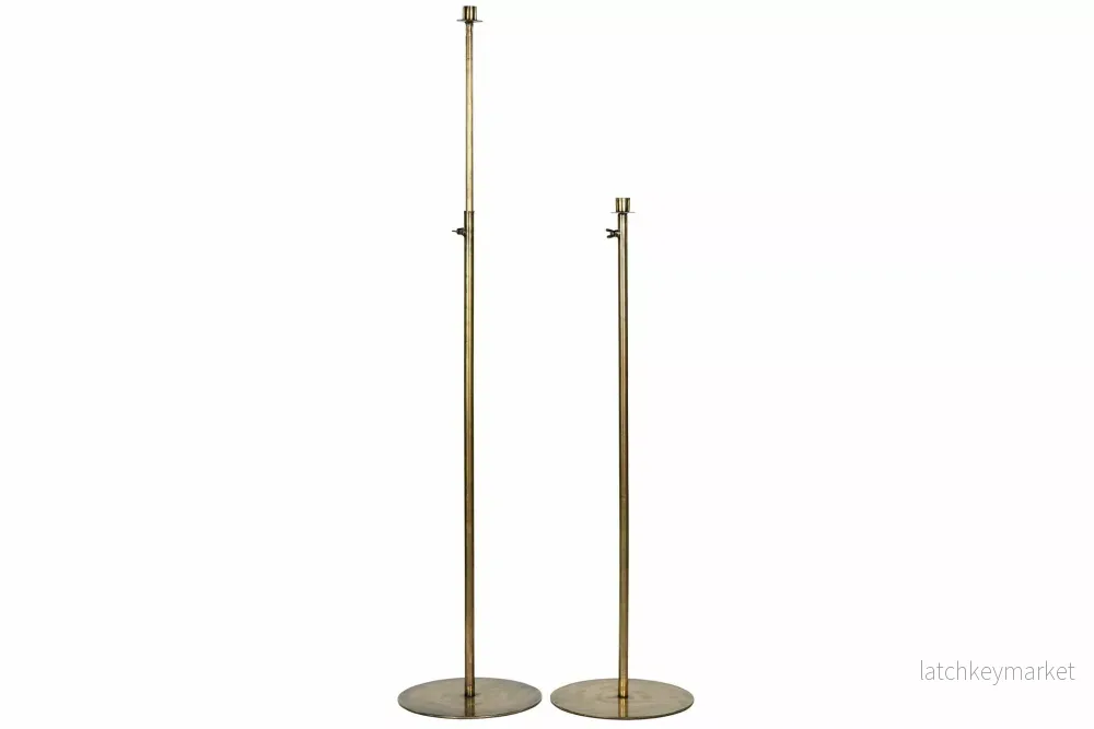 Ljusstake Reglerbar 82-154 cm – antik mässing HH Ljusstake Reglerbar 82-154 cm – antik mässing HH