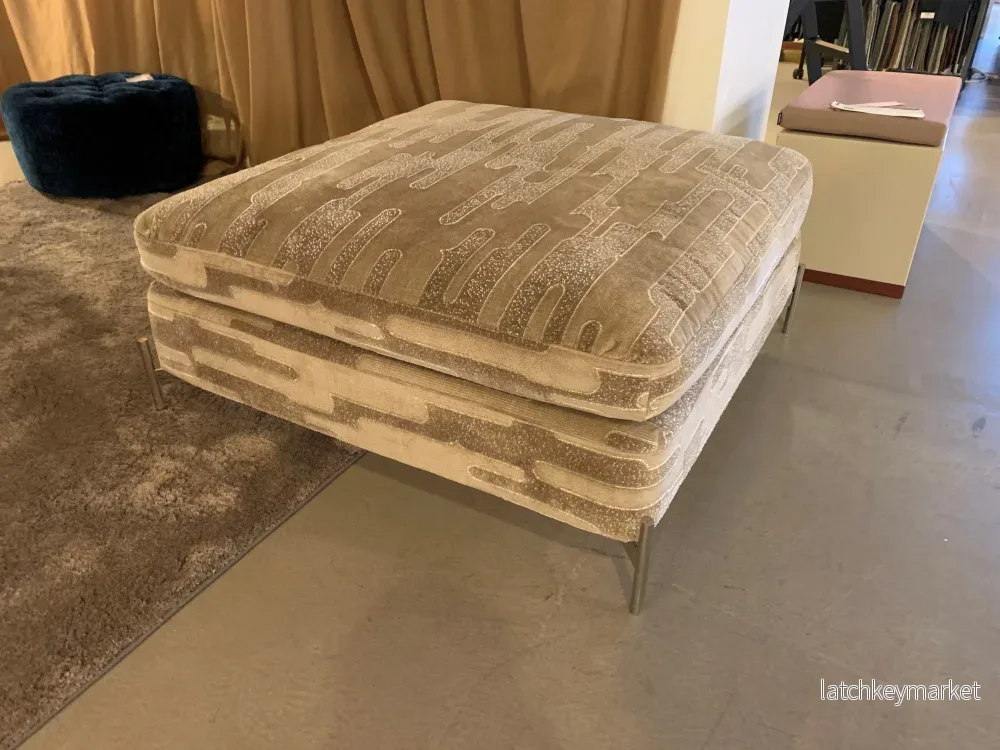 DUX Alicia ottoman DUX Alicia ottoman