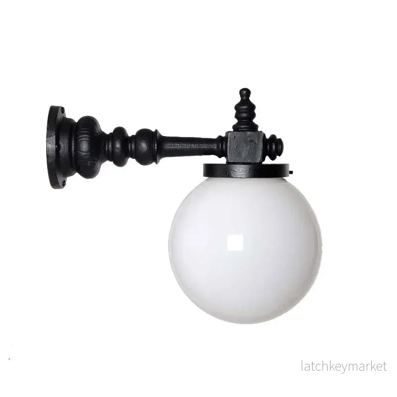 Tingshuslampa mellan Kulturbelysning Tingshuslampa mellan Kulturbelysning