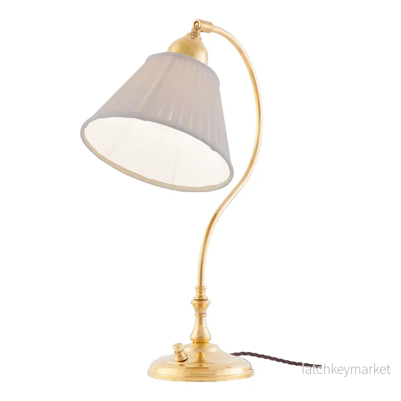 Bordslampa Lagerlöf i mässing Bordslampa Lagerlöf i mässing