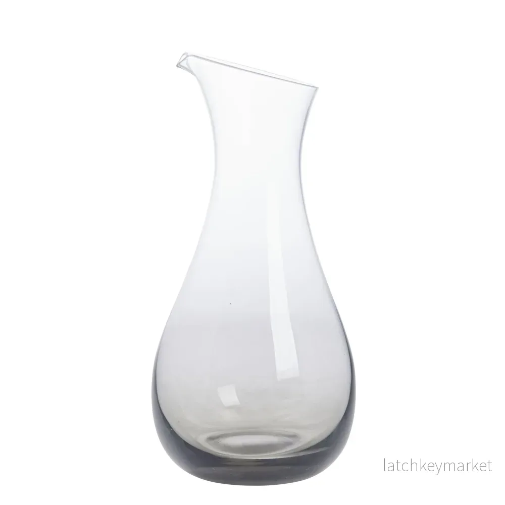 Victorinne karaff H25 Ø12 cm. røykfarget Victorinne karaff H25 Ø12 cm. røykfarget