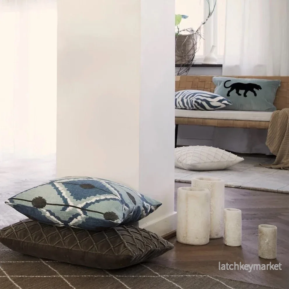 Panther Embroidered Velvet Cushion Cover 40x60 - Bild 3