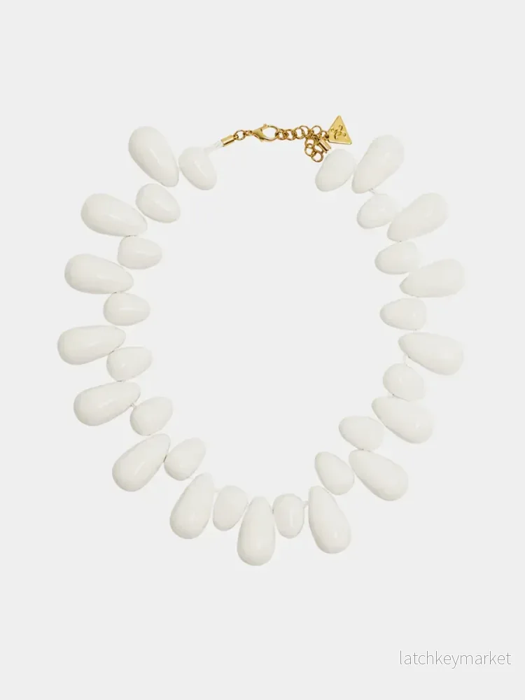 Zina Halsband, Bone