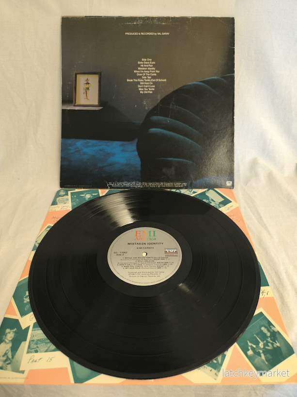 Kim Carnes, "Mistaken identity" (LP) - Bild 2