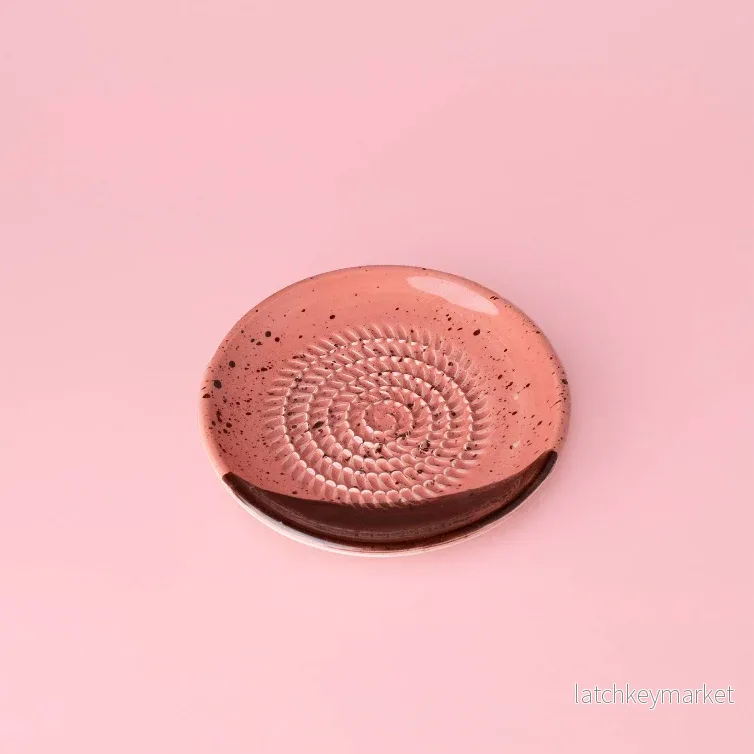Small Ceramic Garlic Grater Plate - Gift Ready - Chocolate - Bild 3