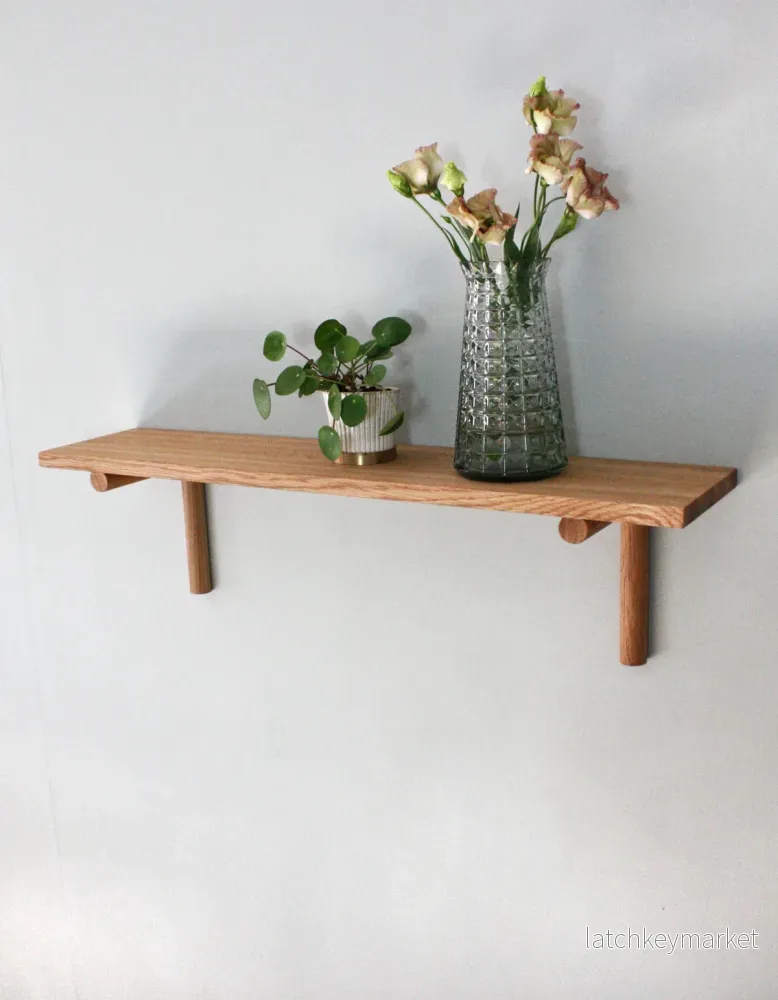 Vägghylla K51 | Dansk Design | Tillverkad för hand