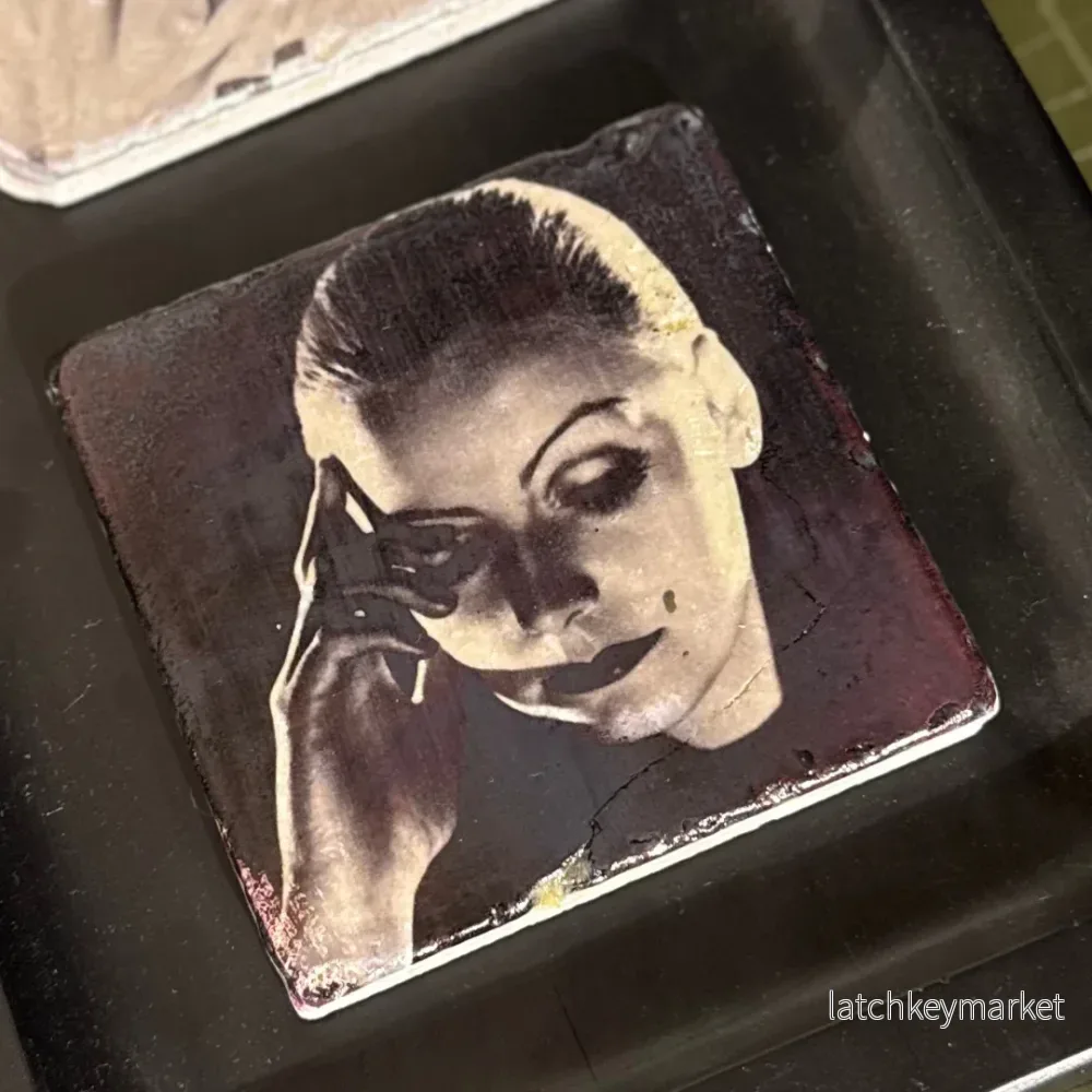 Glasunderlägg marmor Greta Garbo