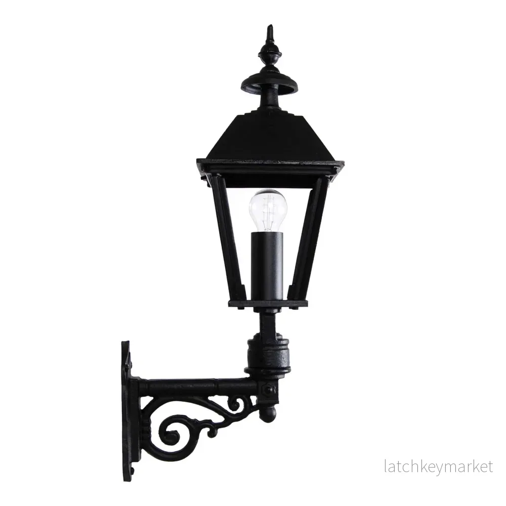 Lykthus 4-kantigt väggfäste ornamenterat Lykthus 4-kantigt väggfäste ornamenterat