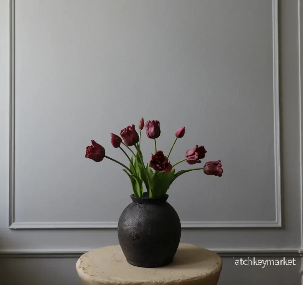 Triumph Tulip Bouquet Dark Purple Triumph Tulip Bouquet Dark Purple
