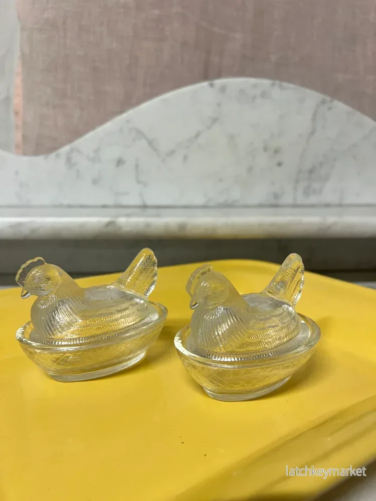 2st ägggömmor i klasglas 2st ägggömmor i klasglas