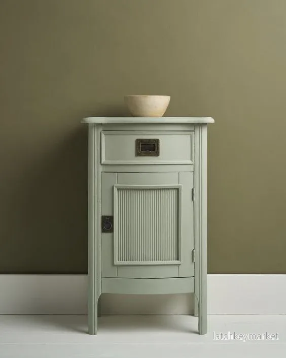 Annie Sloan Chalk paint – Coolabah Green Annie Sloan Chalk paint – Coolabah Green