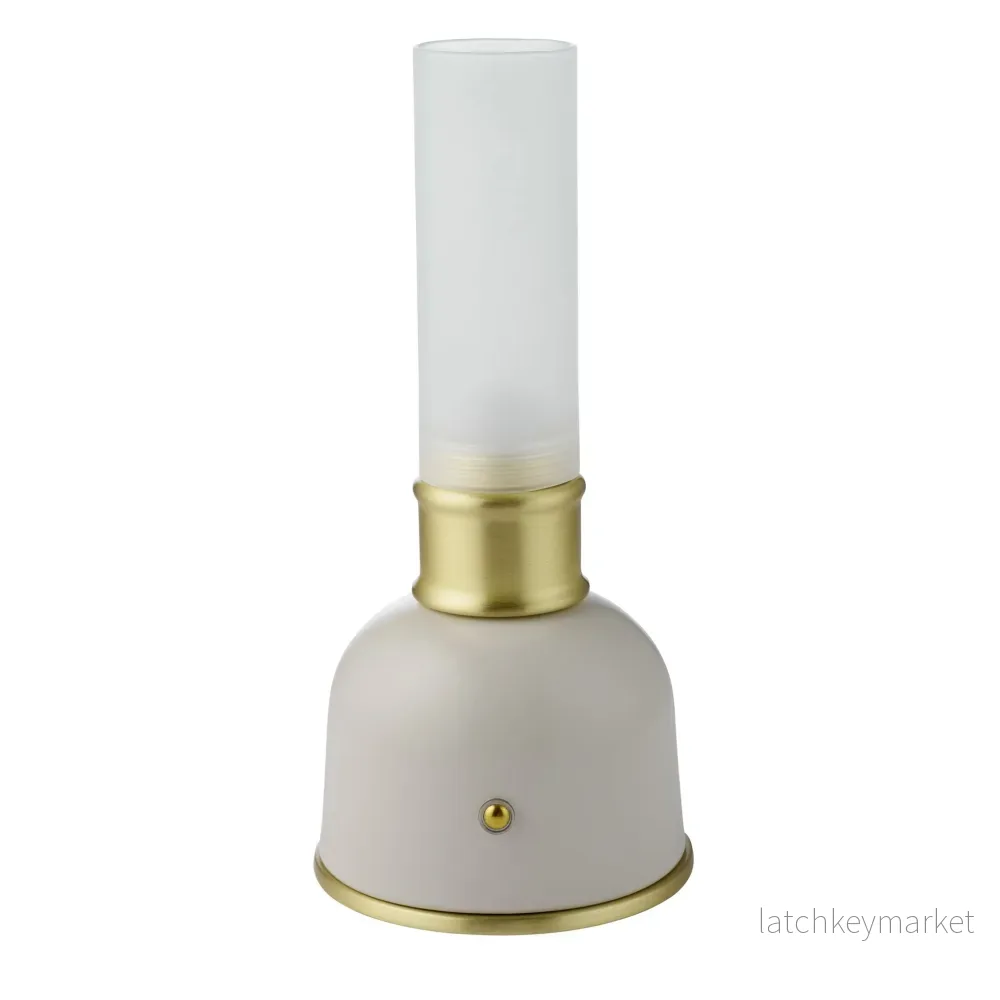Nevinne bärbar LED-lampa 11x11x23.5 cm. Nevinne bärbar LED-lampa 11x11x23.5 cm.