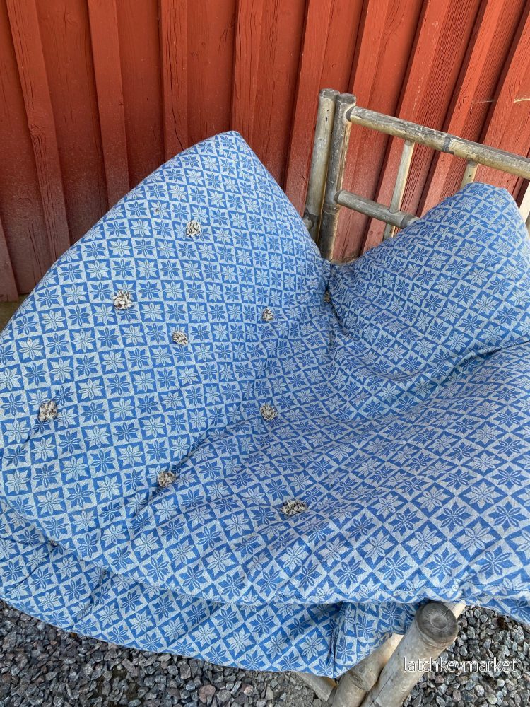 Originalmadrass i klassiska bolstermönstret i blåvitt - Bild 2