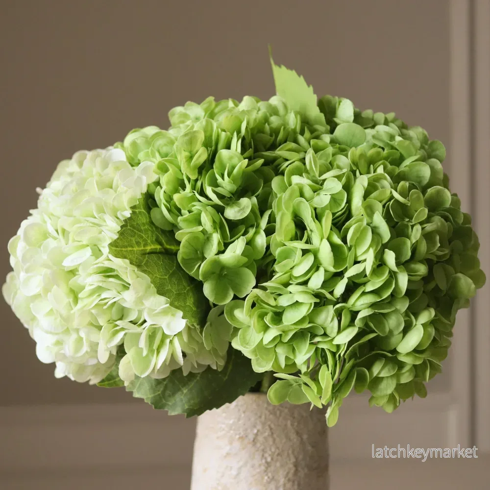 Green Hydrangea Bouquet - Bild 2
