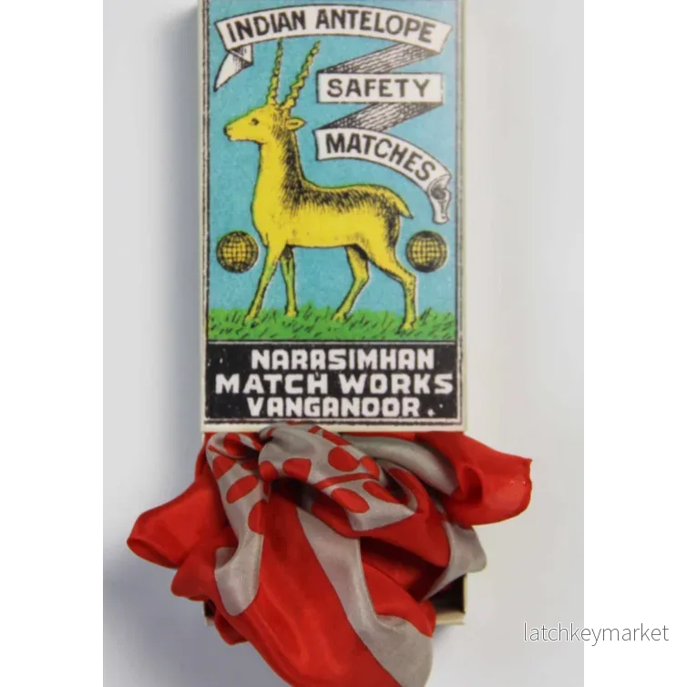 Les Belles Vagabondes - Peace and Love Silk Scarf