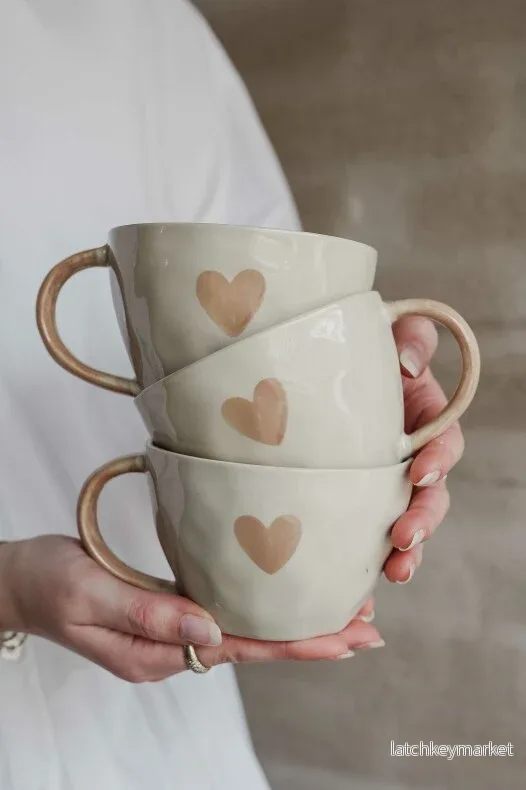 Majas Mugg – A Lovely Cup of Love & Happiness – Taupe