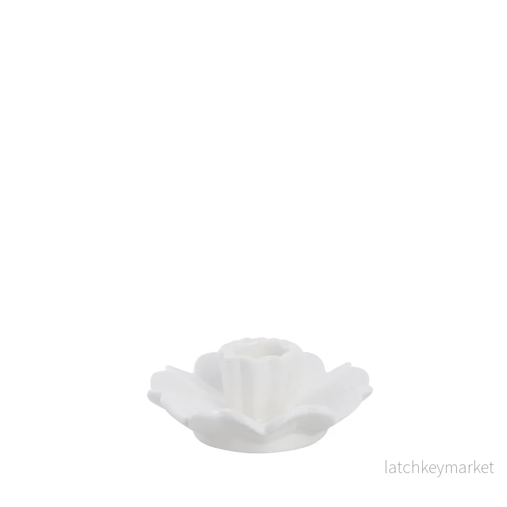 Dehmira ljushållare H3,7 cm. vit keramik Dehmira ljushållare H3,7 cm. vit keramik