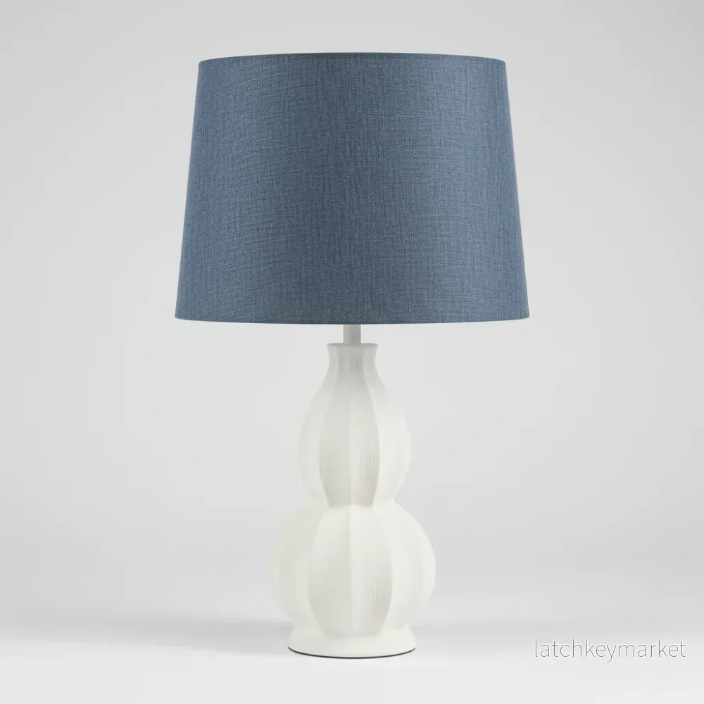 Lampfot Gusso vit med skärm Alice oval blå H60 cm Lampfot Gusso vit med skärm Alice oval blå H60 cm