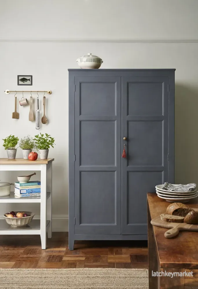 Annie Sloan Chalk paint – Whistler Grey Annie Sloan Chalk paint – Whistler Grey