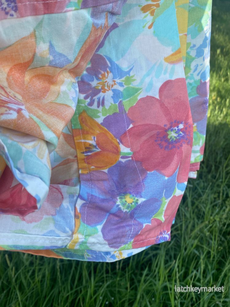 Blommigt tyg / gardinlängder i finaste färger - Bild 3