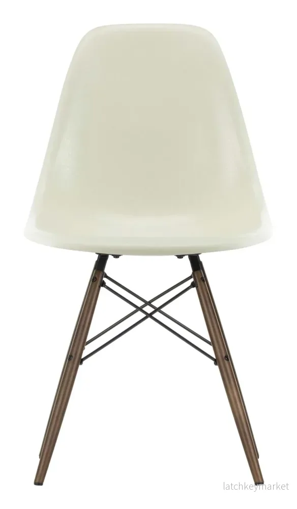Eames Fiberglass Chair DSW Dark Maple