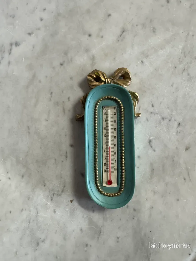 Väggtermometer i retrostil, troligen 1950–1970-tal