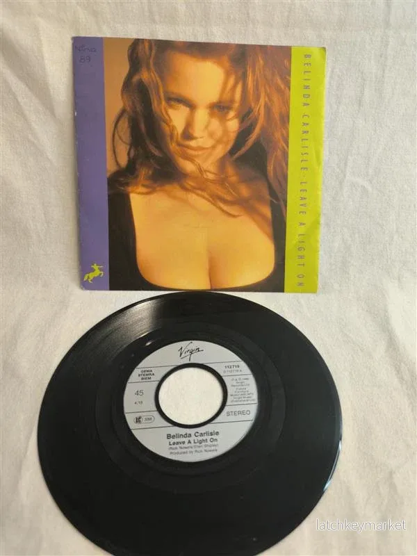 Belinda Carlisle – Leave a Light On (7”) i VG + pen‑markeringar - Bild 2